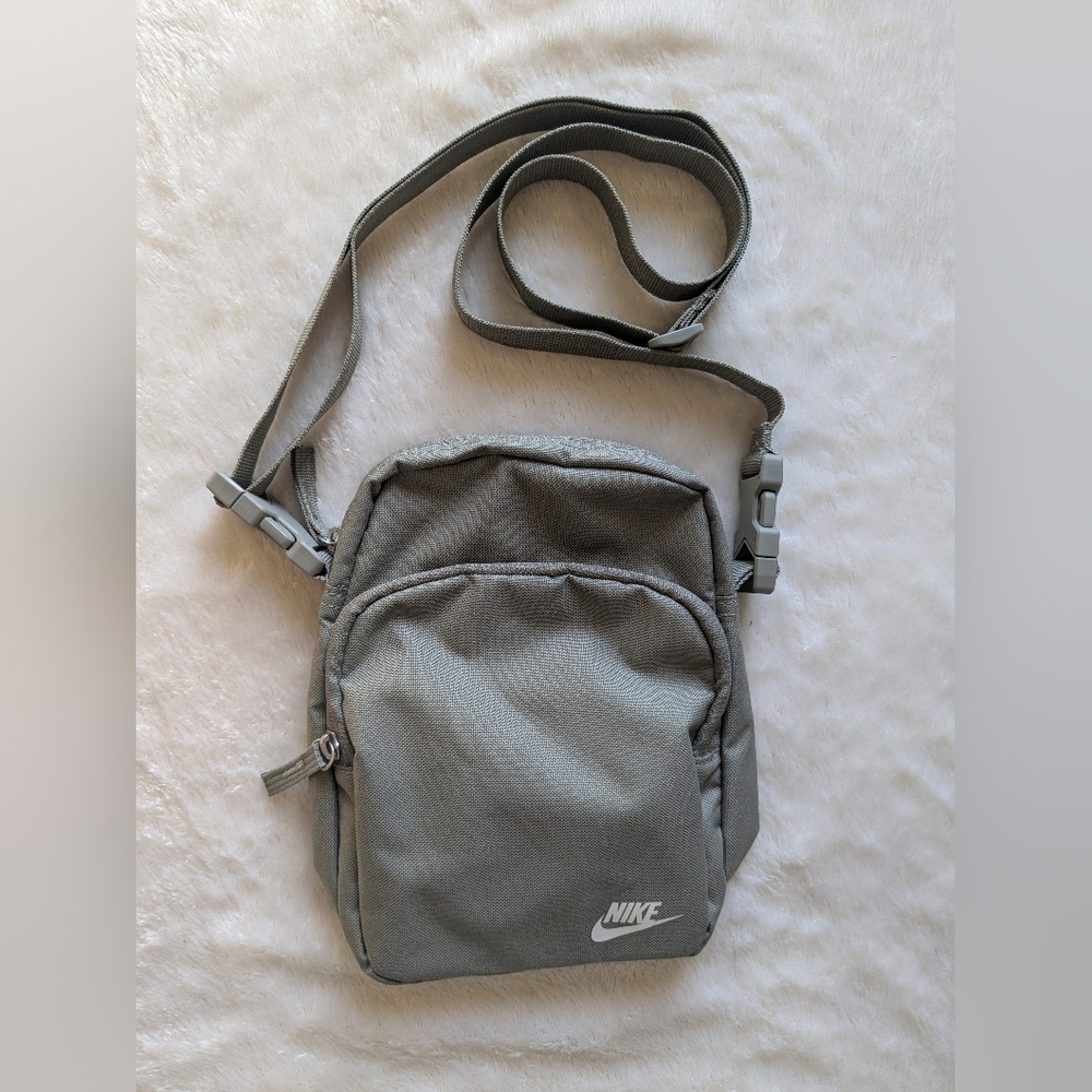 Nike Heritage Crossbody Bag